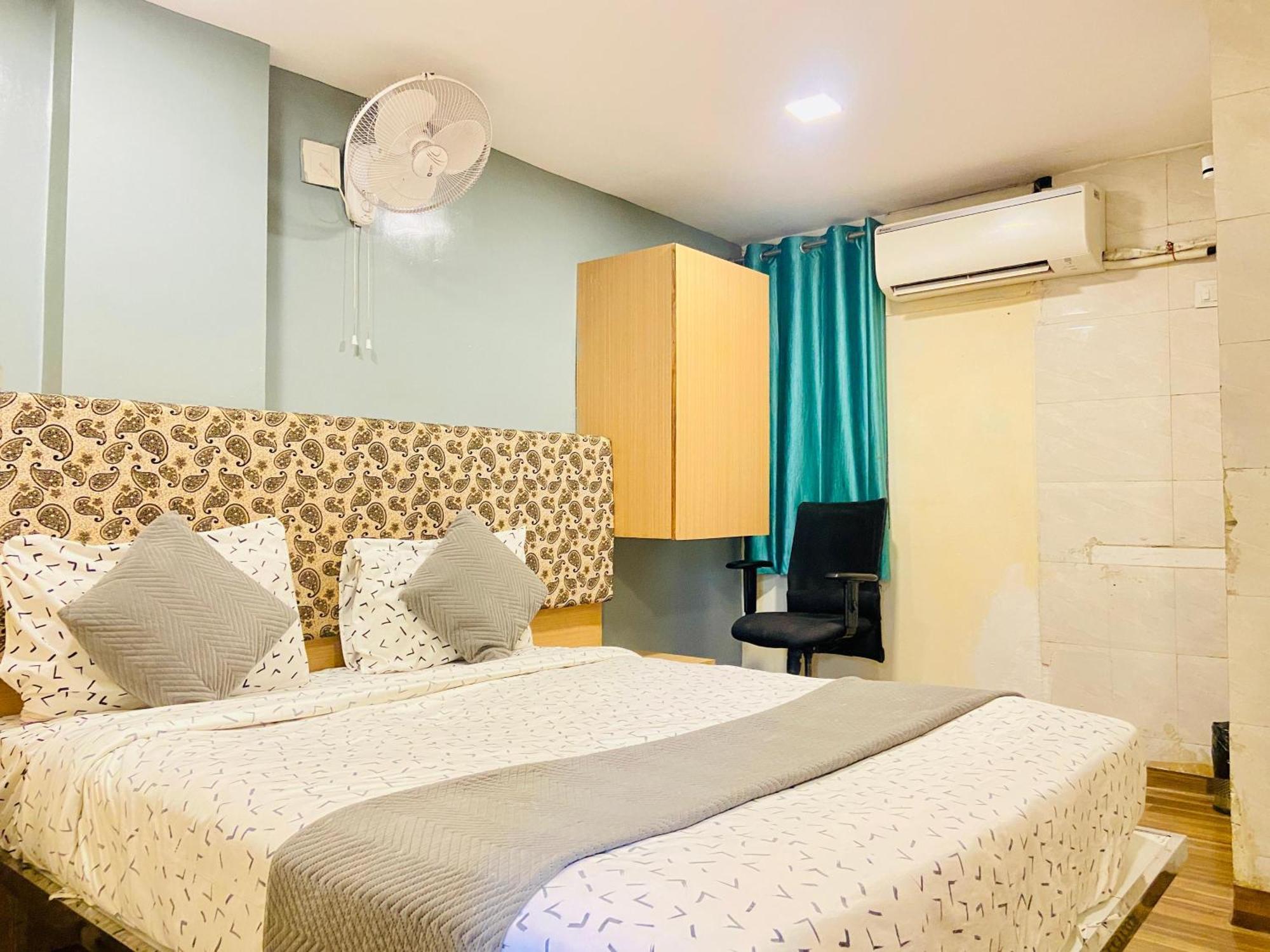 Hotel Abc Satellite Prahlad Nagar อาเมดาบัด ภายนอก รูปภาพ