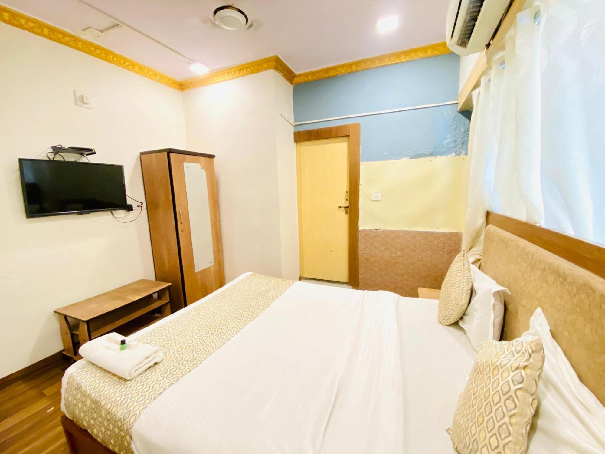 Hotel Abc Satellite Prahlad Nagar อาเมดาบัด ภายนอก รูปภาพ
