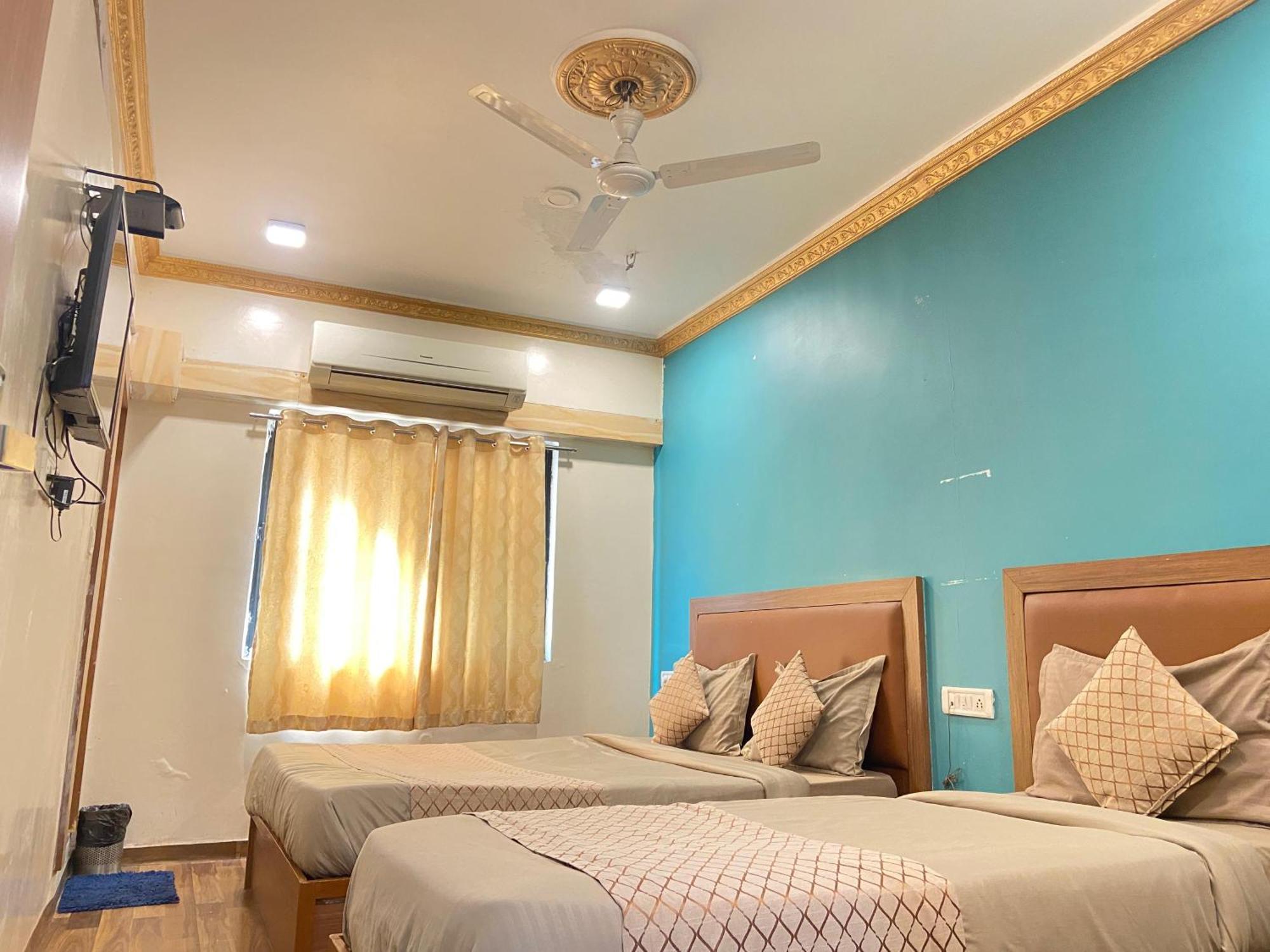 Hotel Abc Satellite Prahlad Nagar อาเมดาบัด ภายนอก รูปภาพ
