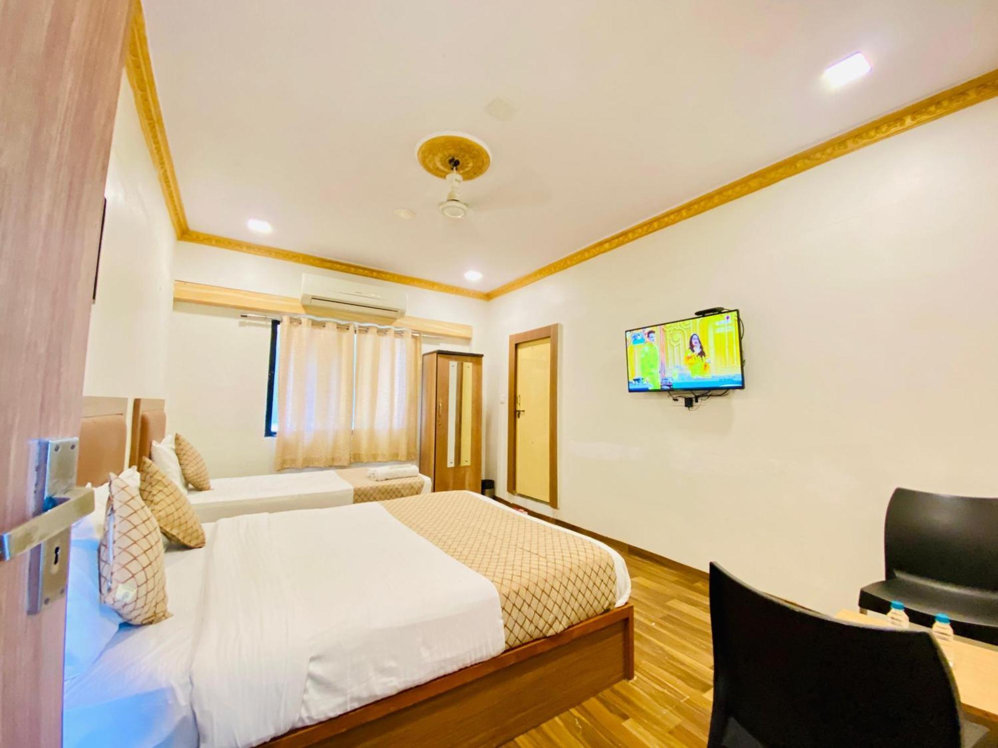 Hotel Abc Satellite Prahlad Nagar อาเมดาบัด ภายนอก รูปภาพ