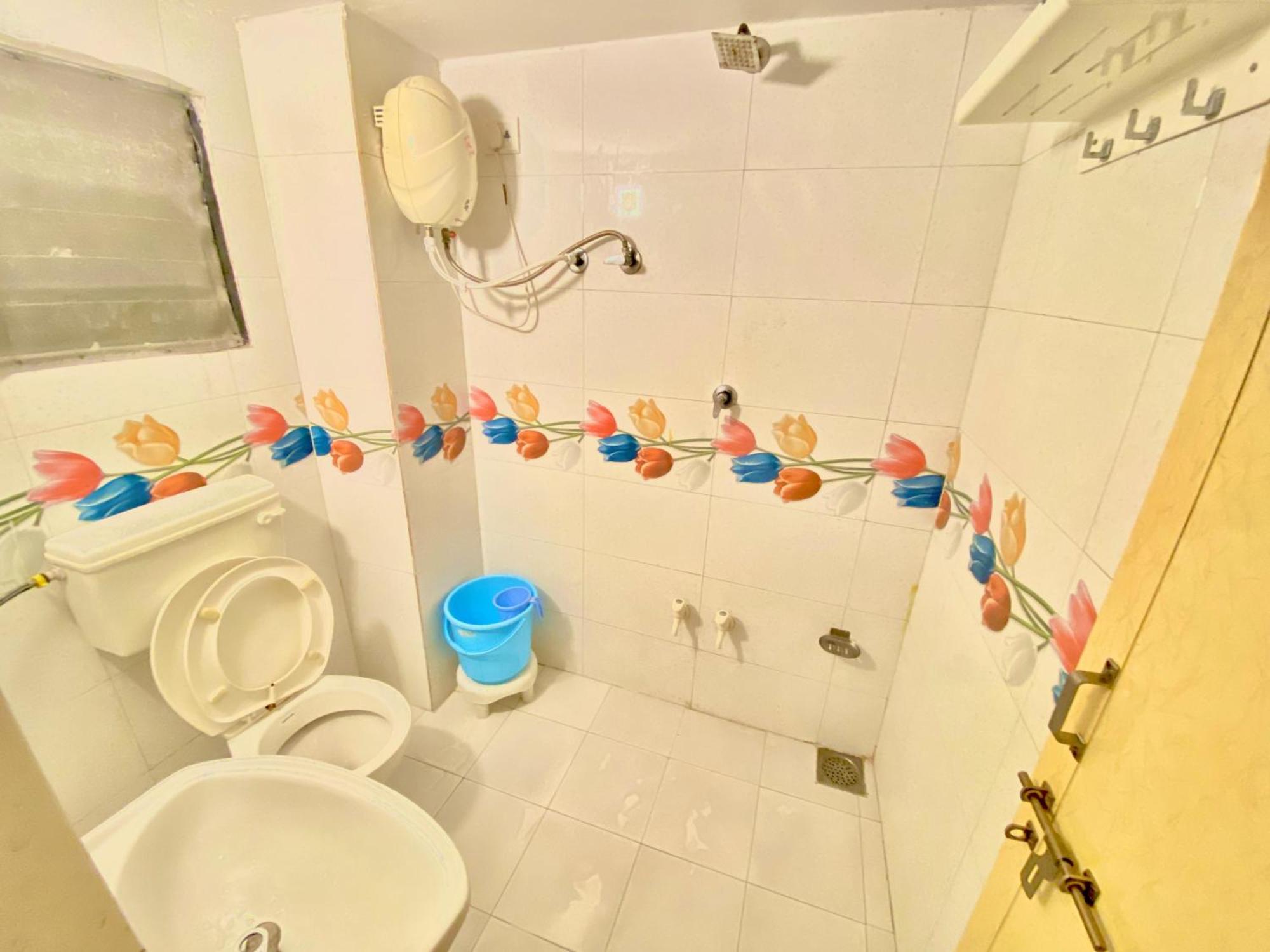Hotel Abc Satellite Prahlad Nagar อาเมดาบัด ภายนอก รูปภาพ