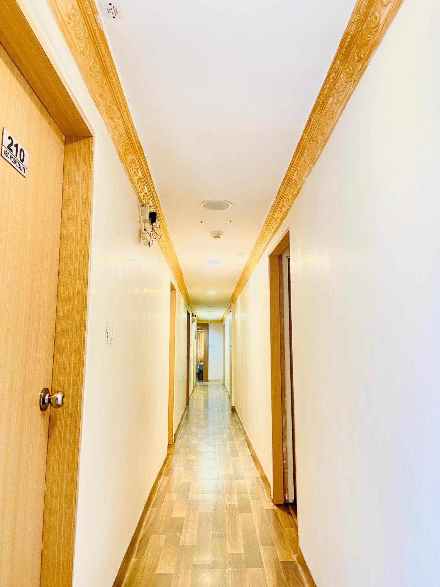 Hotel Abc Satellite Prahlad Nagar อาเมดาบัด ภายนอก รูปภาพ