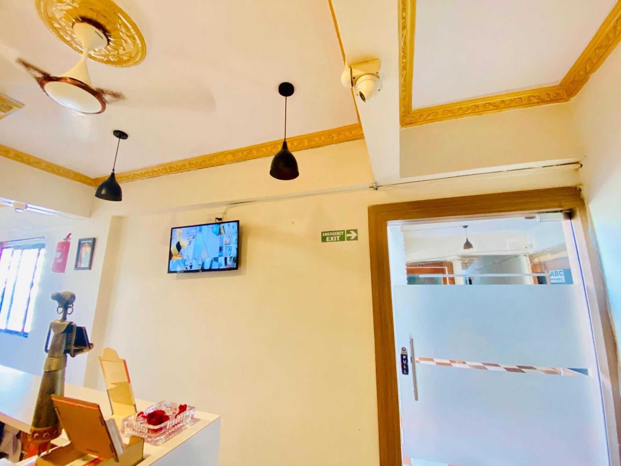 Hotel Abc Satellite Prahlad Nagar อาเมดาบัด ภายนอก รูปภาพ