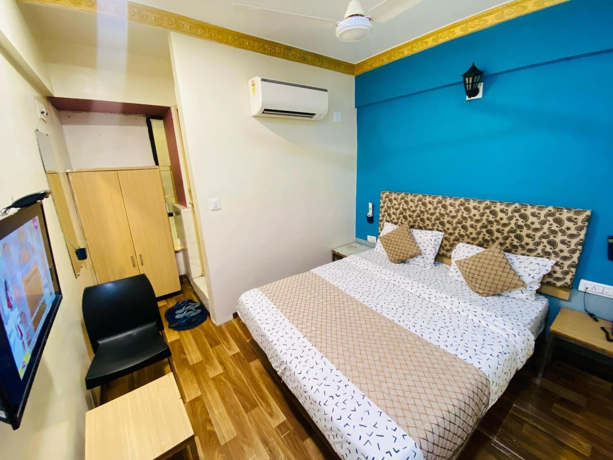 Hotel Abc Satellite Prahlad Nagar อาเมดาบัด ภายนอก รูปภาพ