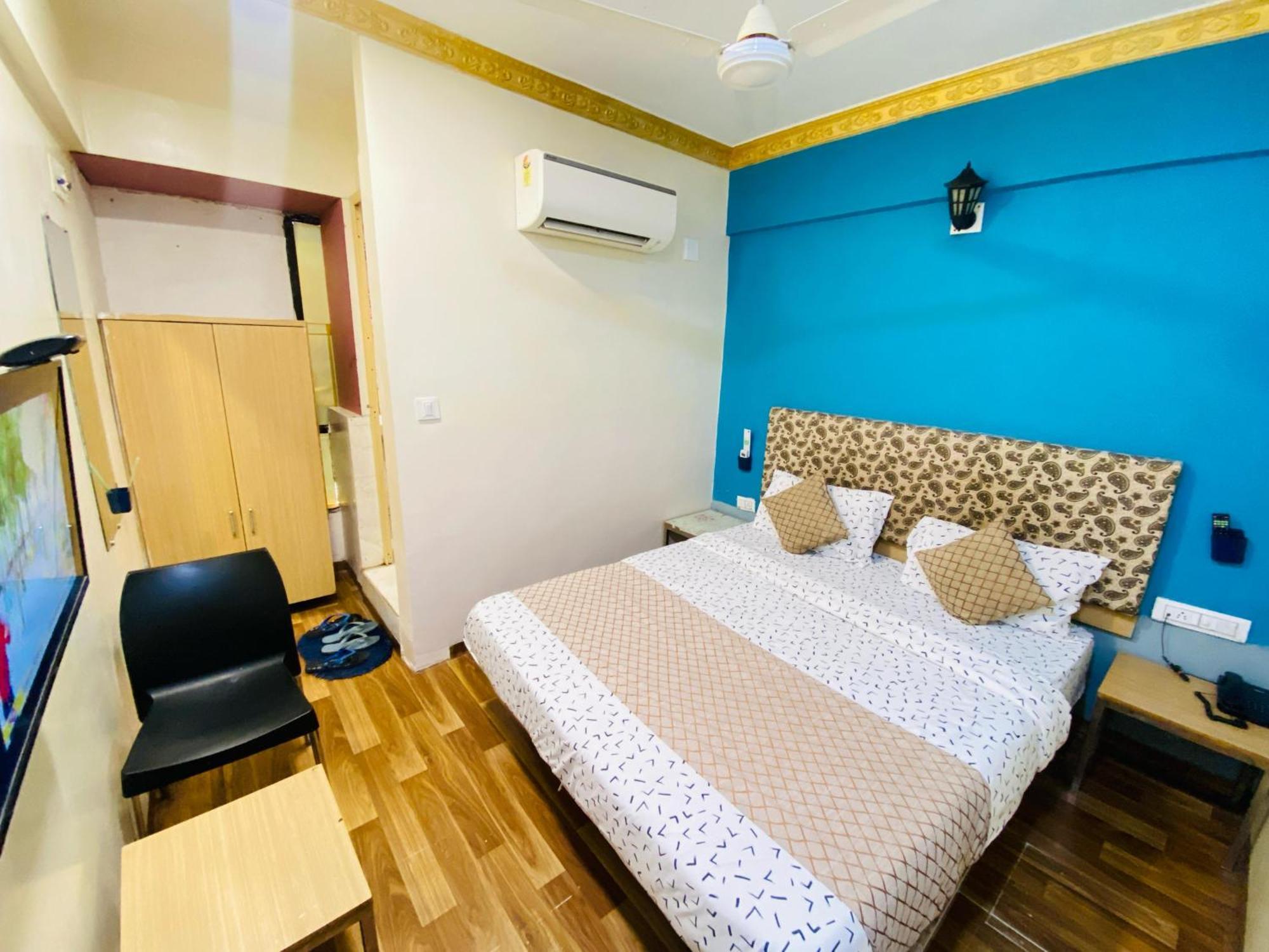 Hotel Abc Satellite Prahlad Nagar อาเมดาบัด ภายนอก รูปภาพ